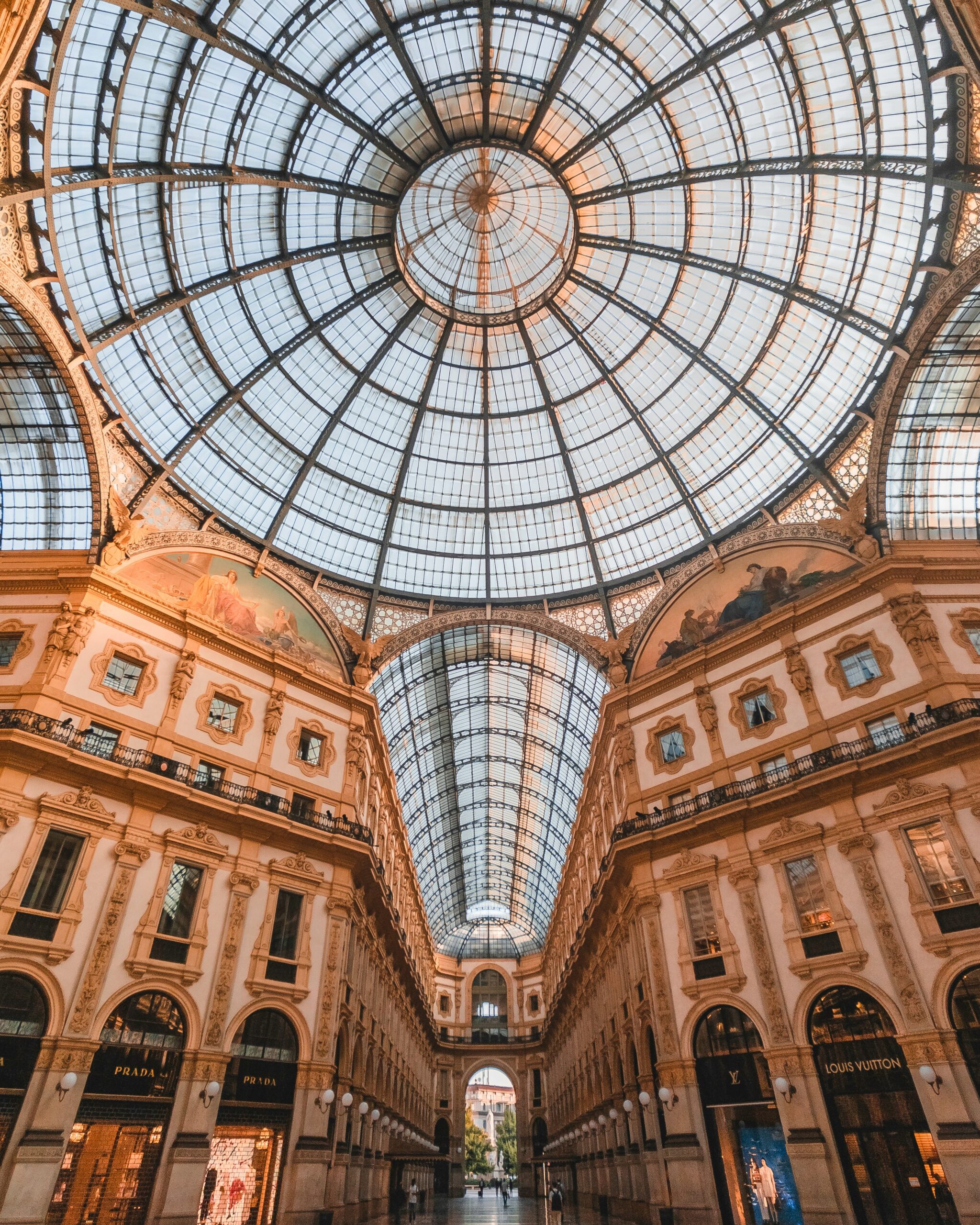 where to stay in milan, top neighborhoods for first-time visitors to milan