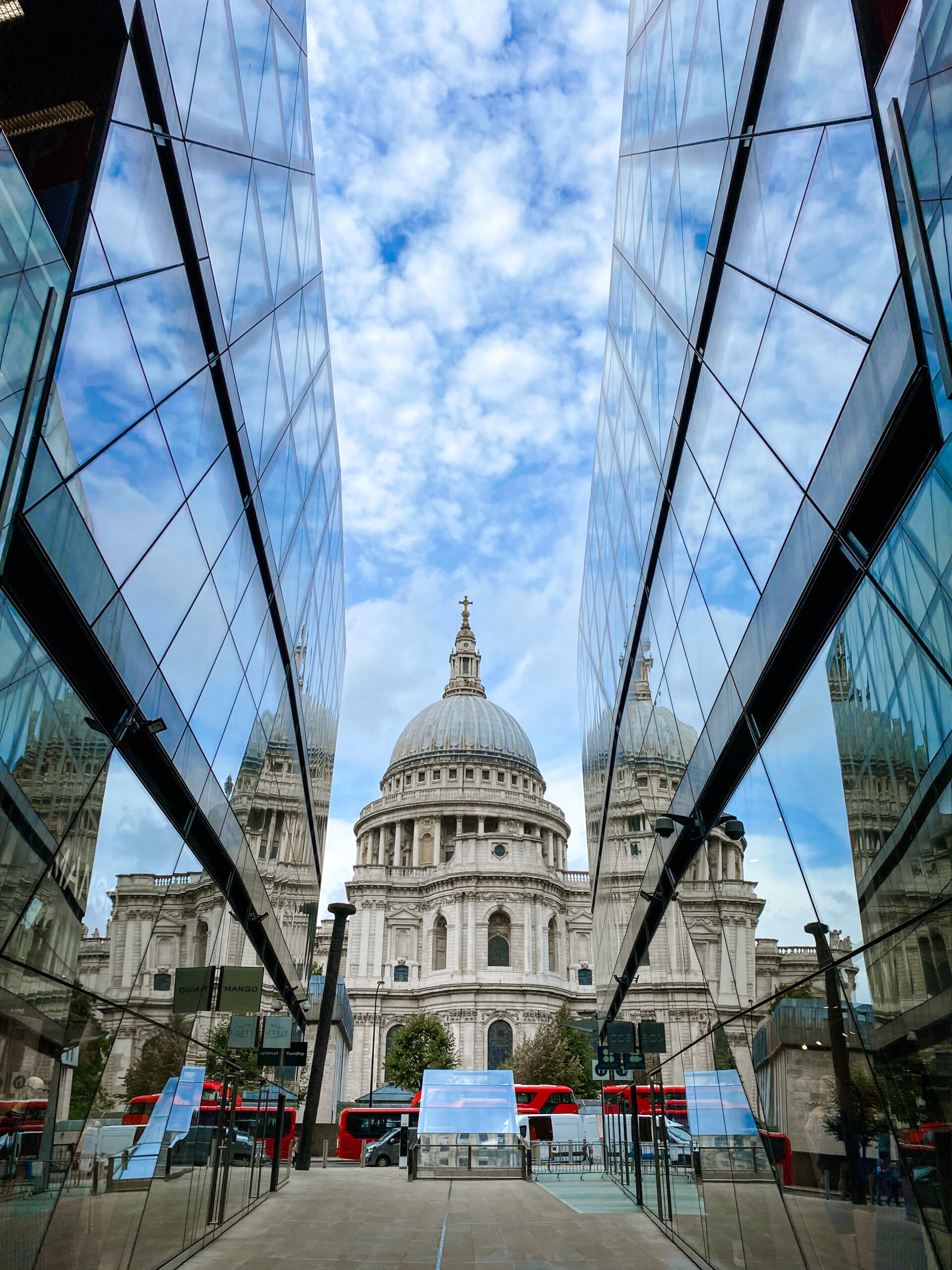 Where to stay in London, where to stay in London first time, where to stay in central London, areas in London, best places to stay in London, where not to stay in London, where to stay in London with family